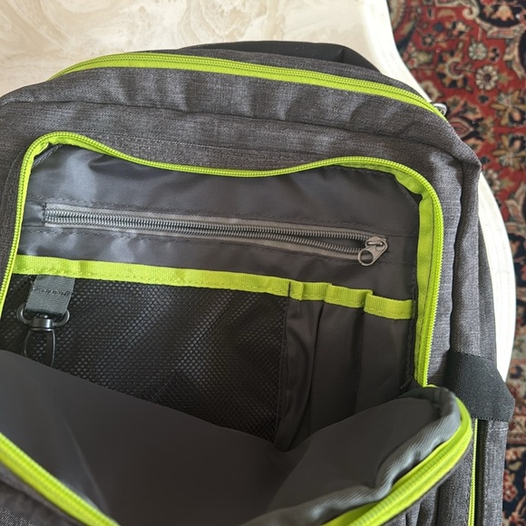 VMworld Backpack 🎒 2017 like new - Picture 3 of 3